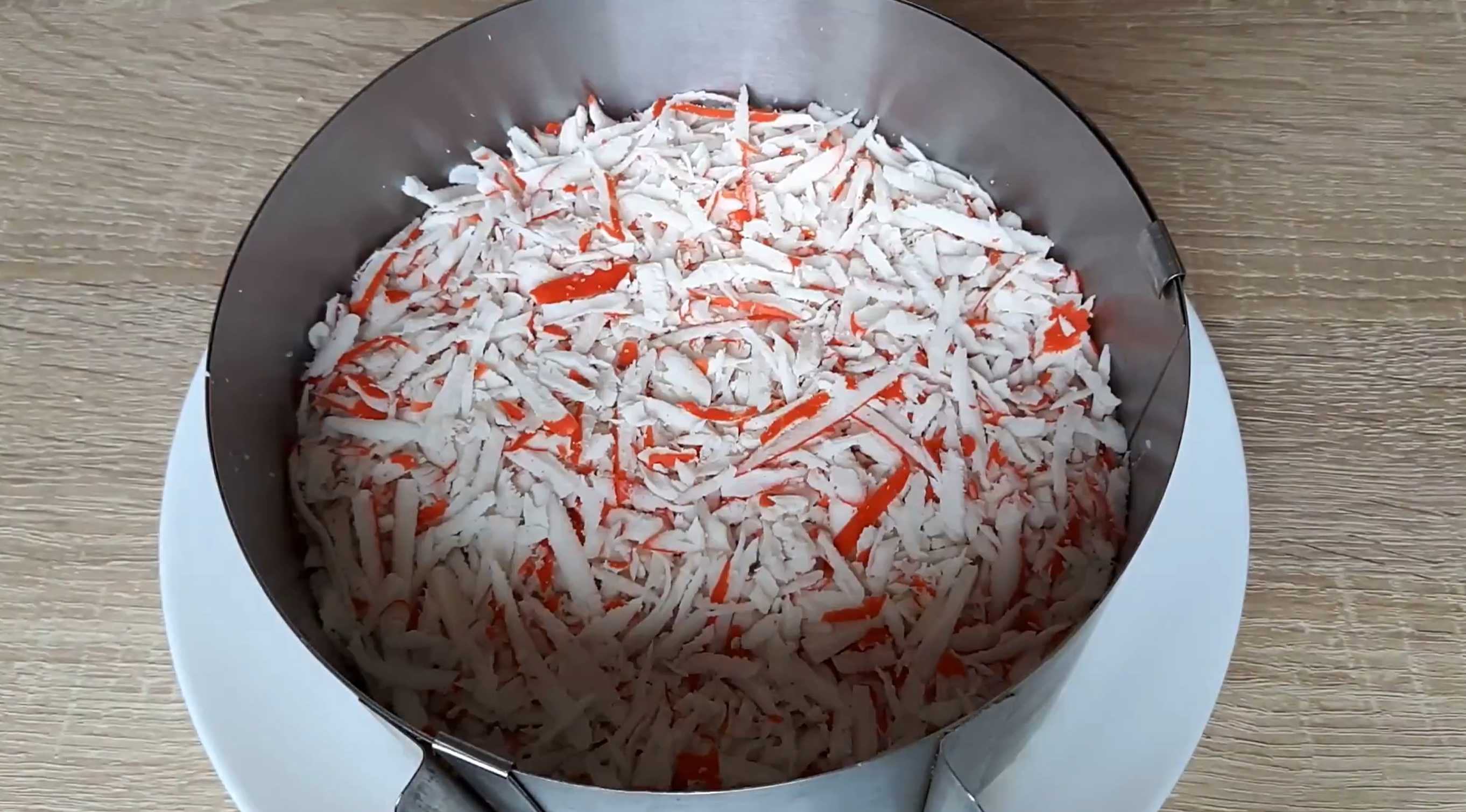 Крабовый салат с тунцом-Шаг 7