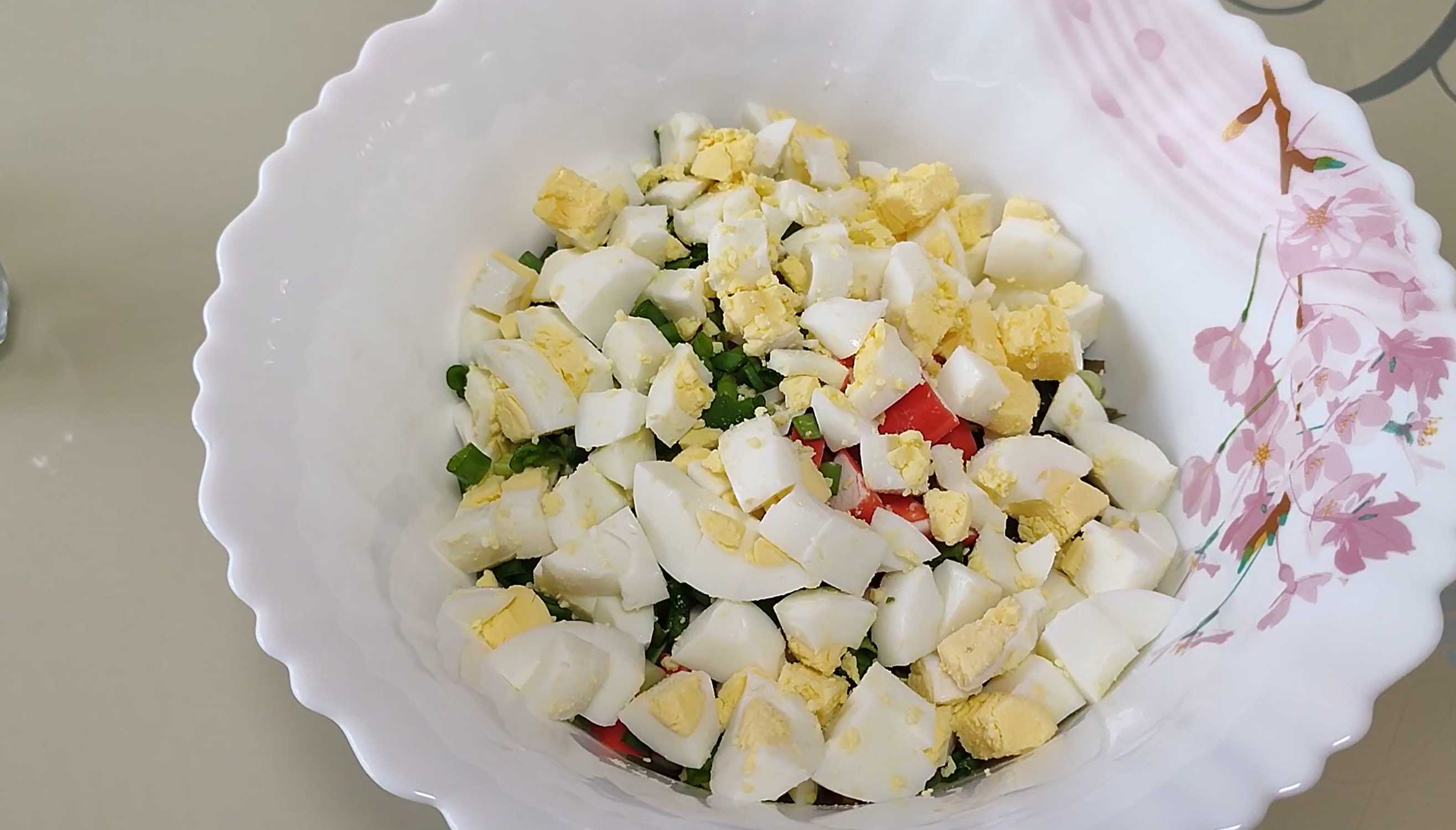 Салат из морской капусты с крабовыми палочками-Шаг 3