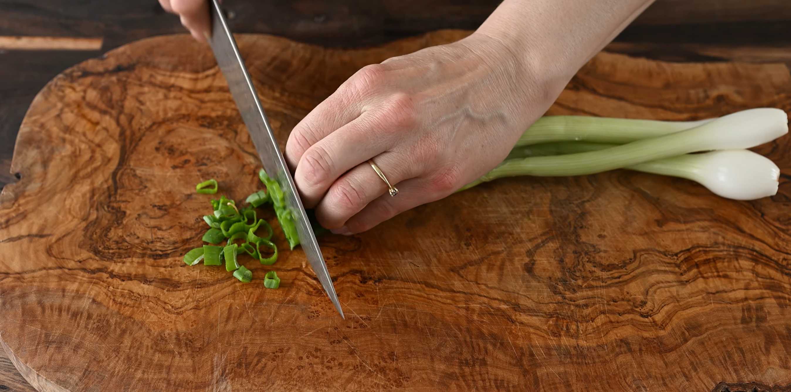 Драники из лука и лука-порея-Шаг 4