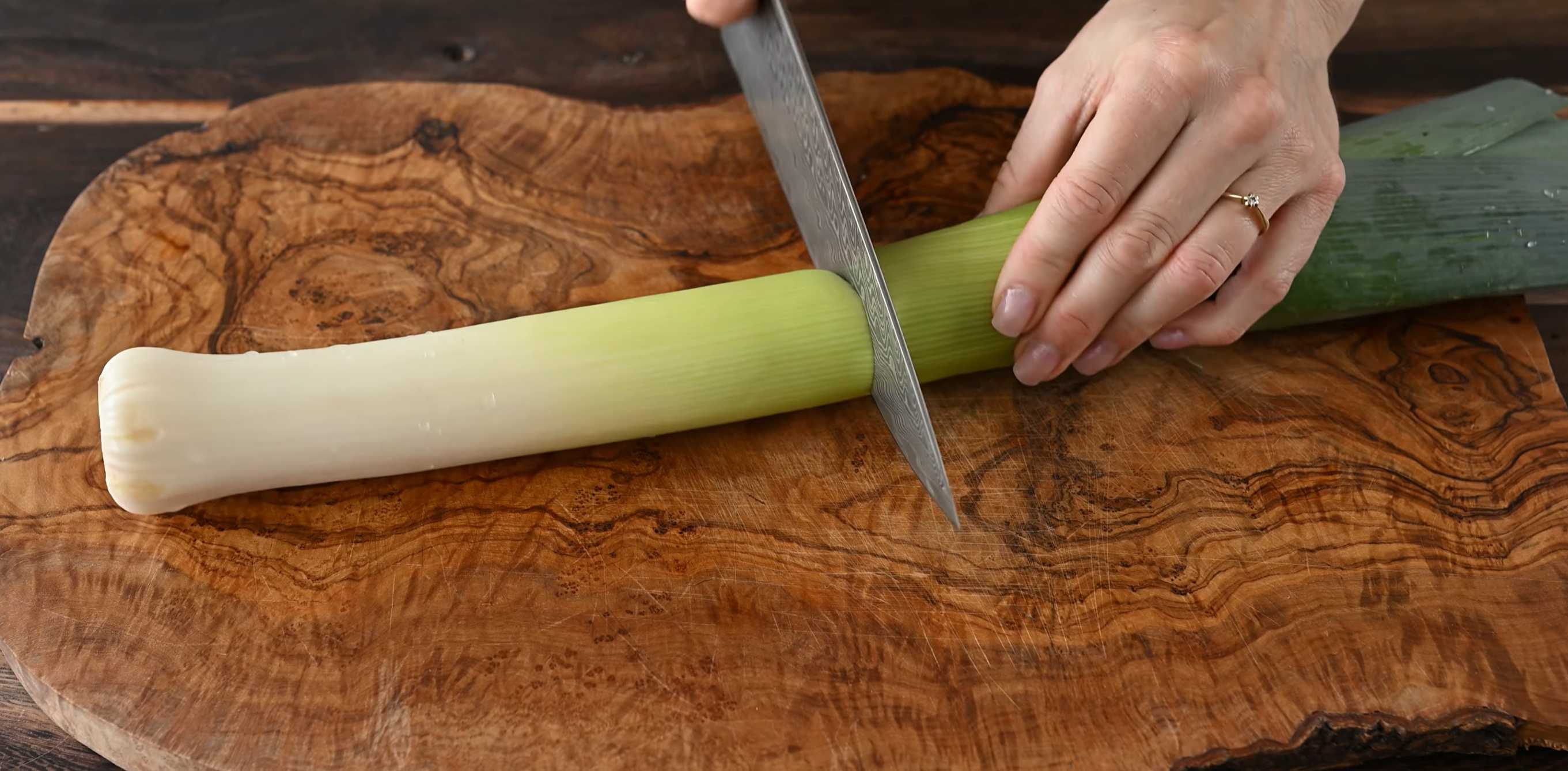 Драники из лука и лука-порея-Шаг 5