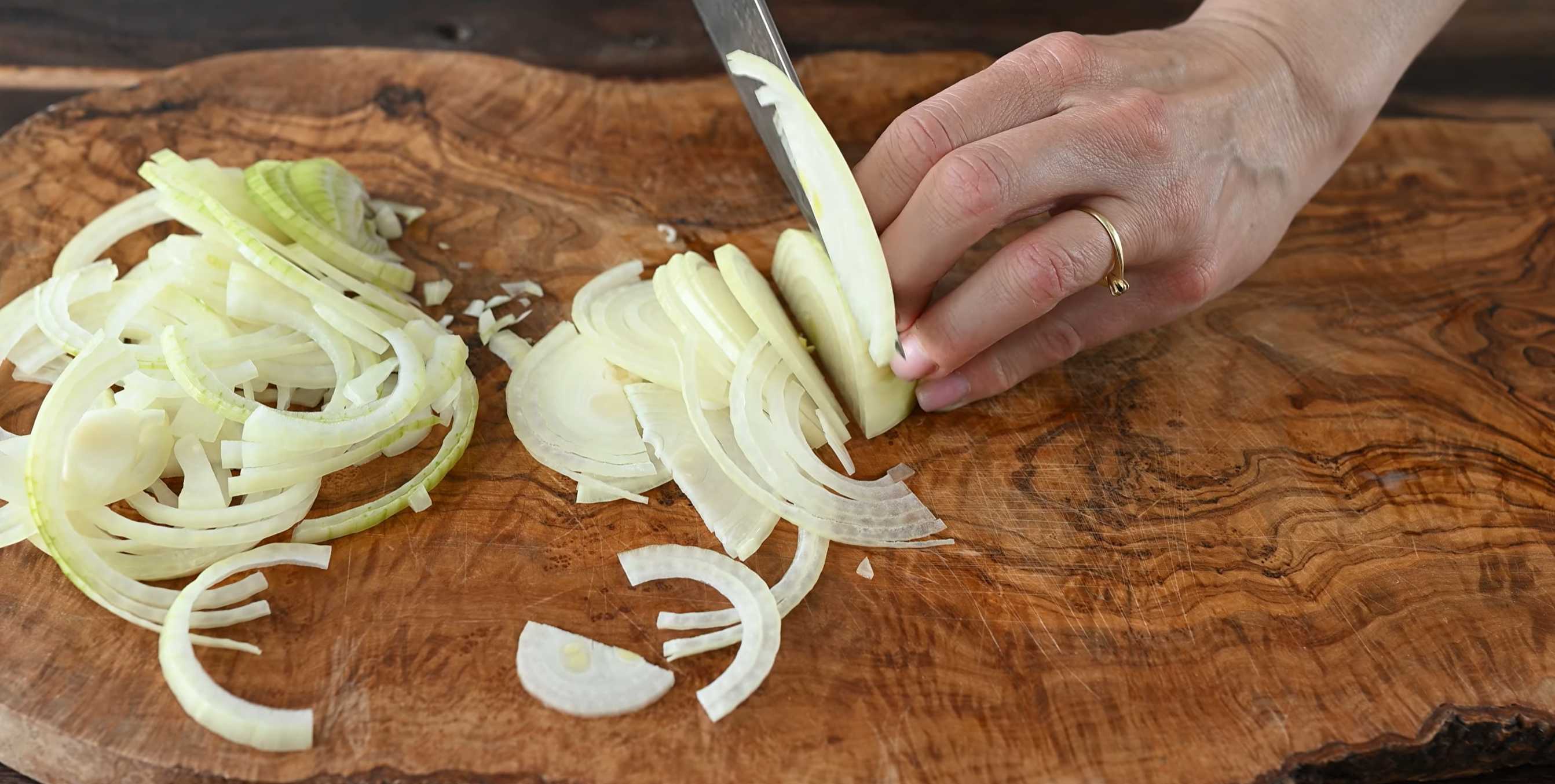 Драники из лука и лука-порея-Шаг 2