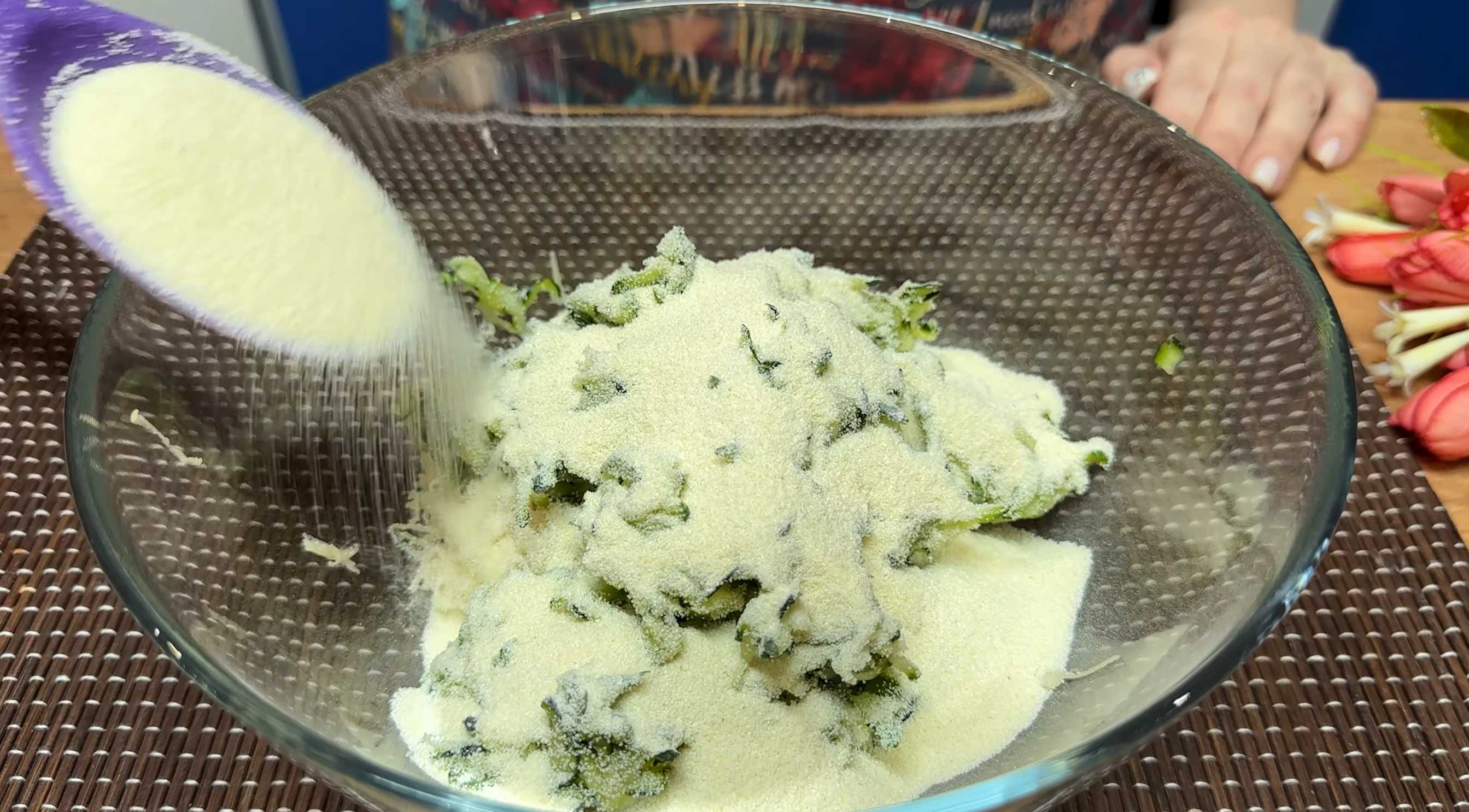 «Маффины» из кабачков и картофеля-Шаг 4