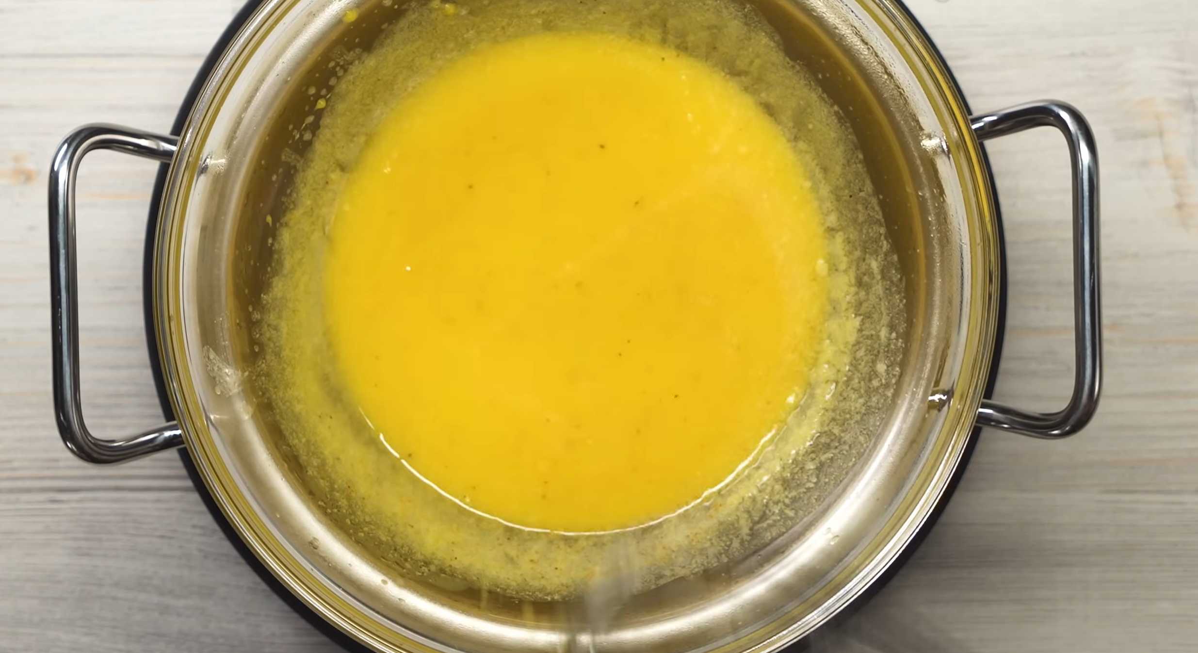 Яйца «Бенедикт» с голландским соусом-Шаг 5