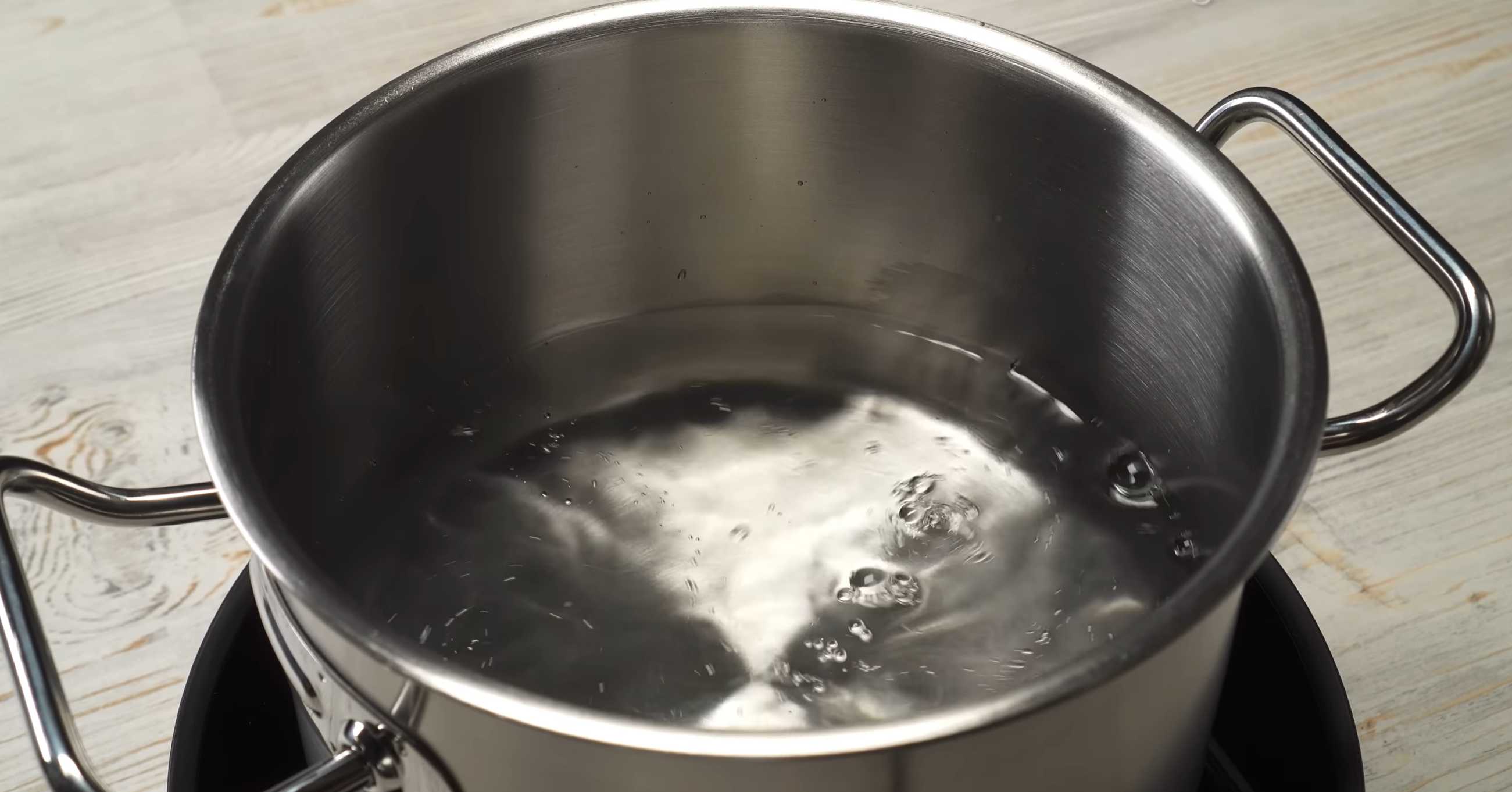 Яйца «Бенедикт» с голландским соусом-Шаг 1