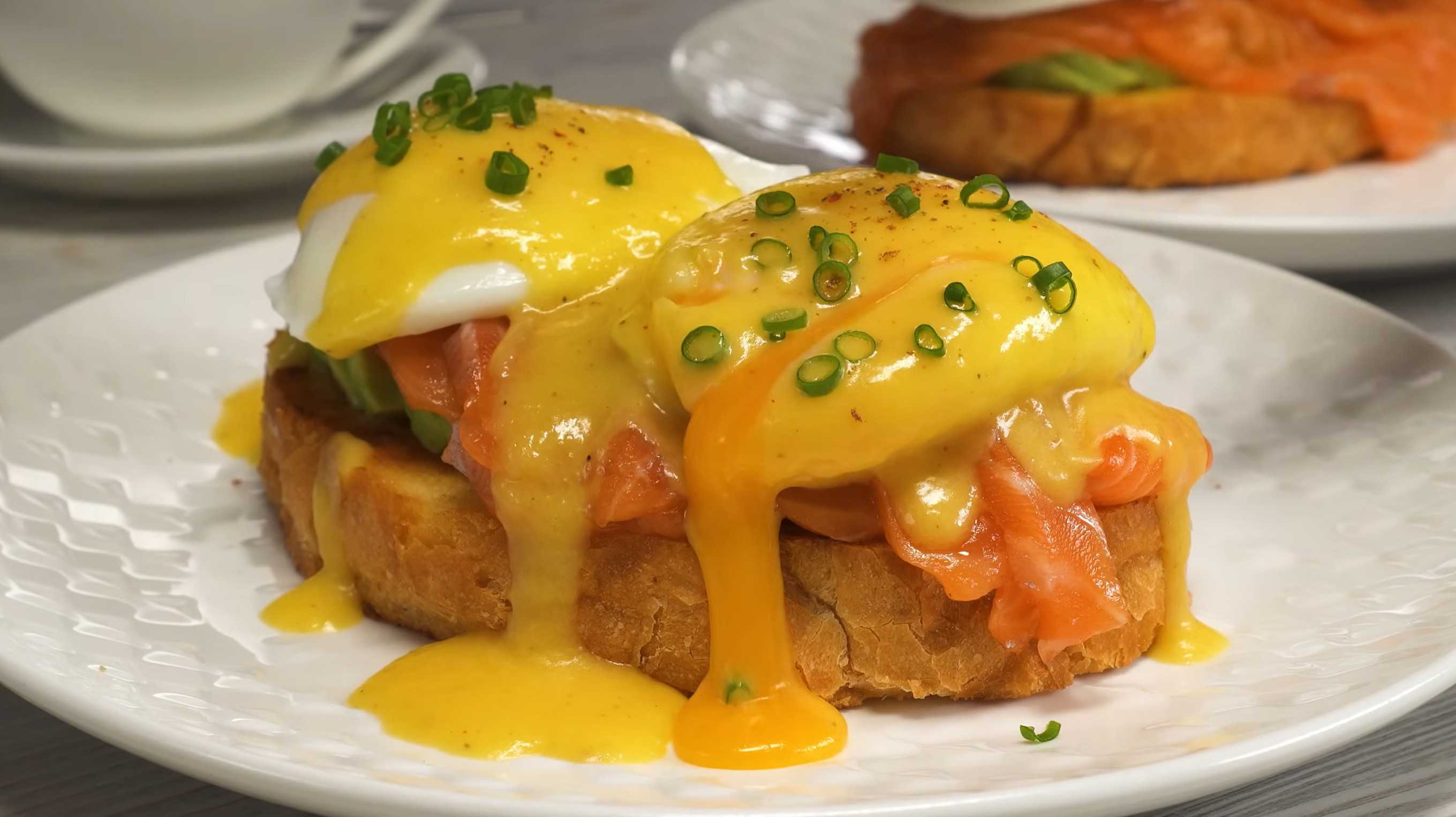 Яйца «Бенедикт» с голландским соусом-Шаг 11