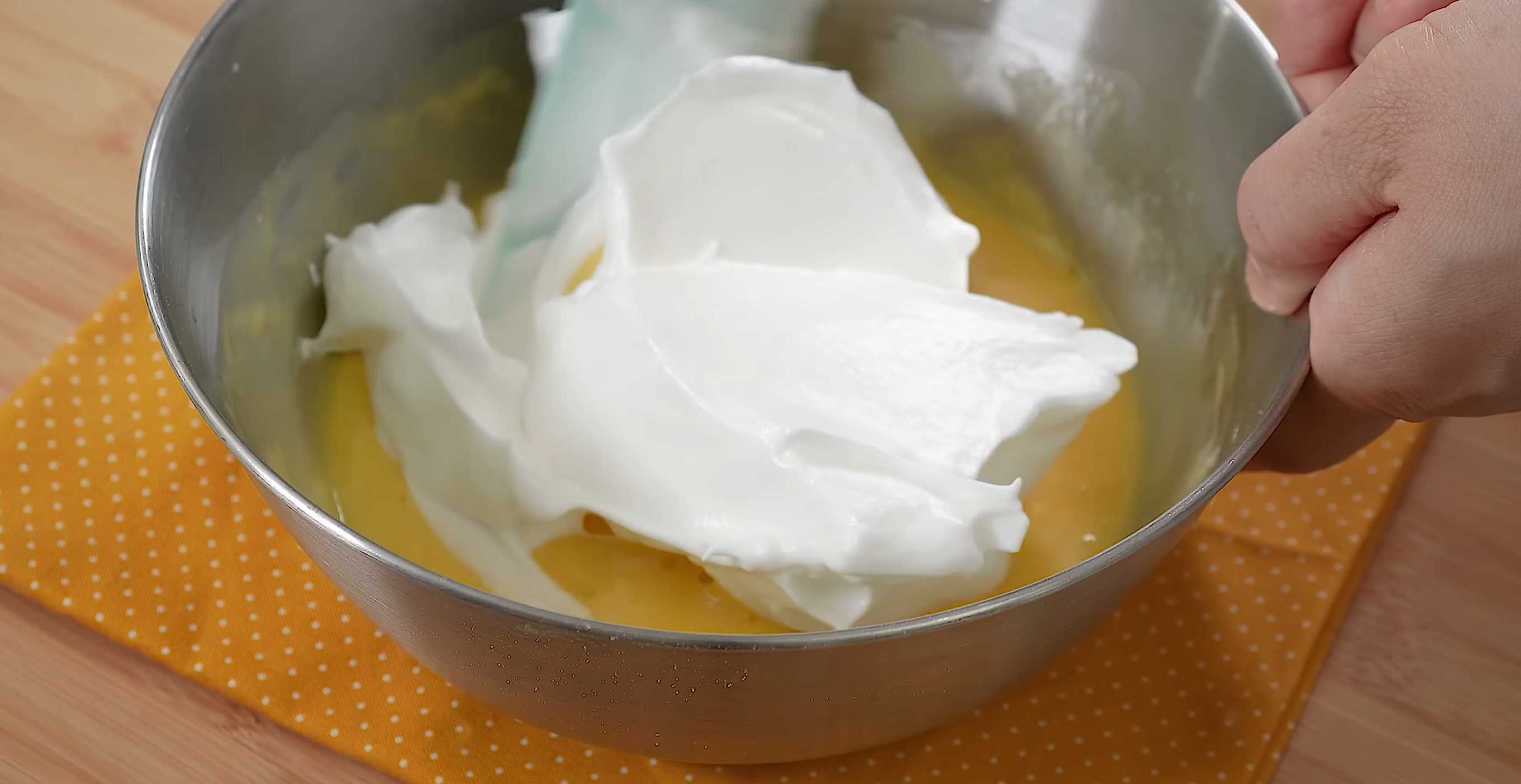 Нежные бисквитные рулетики-Шаг 9