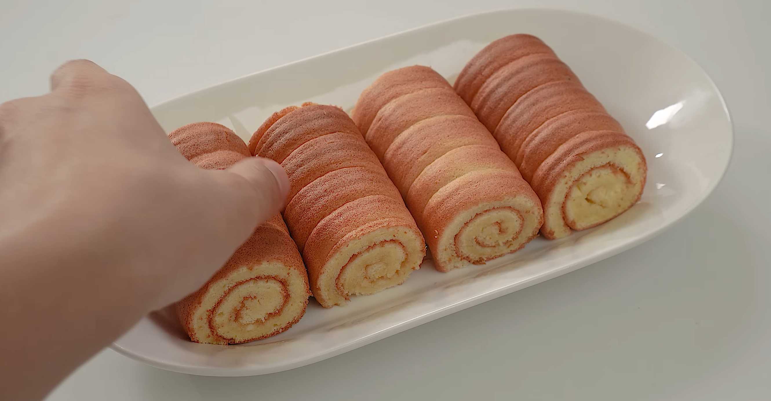 Нежные бисквитные рулетики-Шаг 17