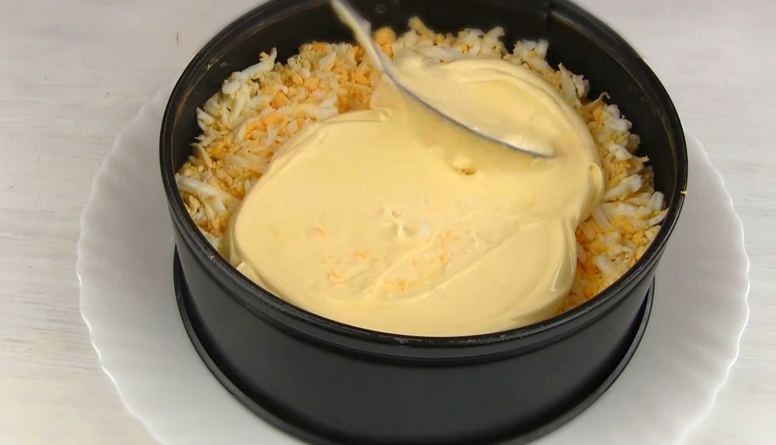 Крабовый салат с грибами-Шаг 3