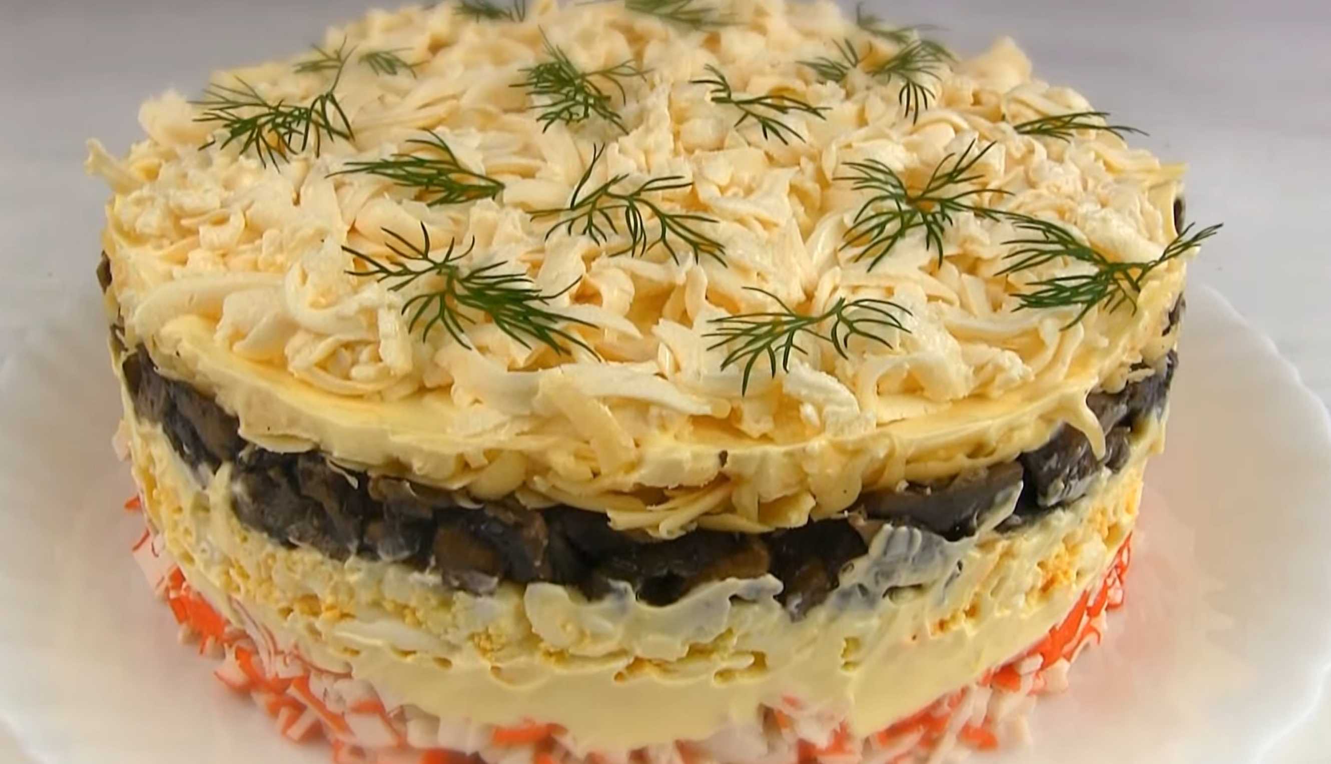 Крабовый салат с грибами-Шаг 8