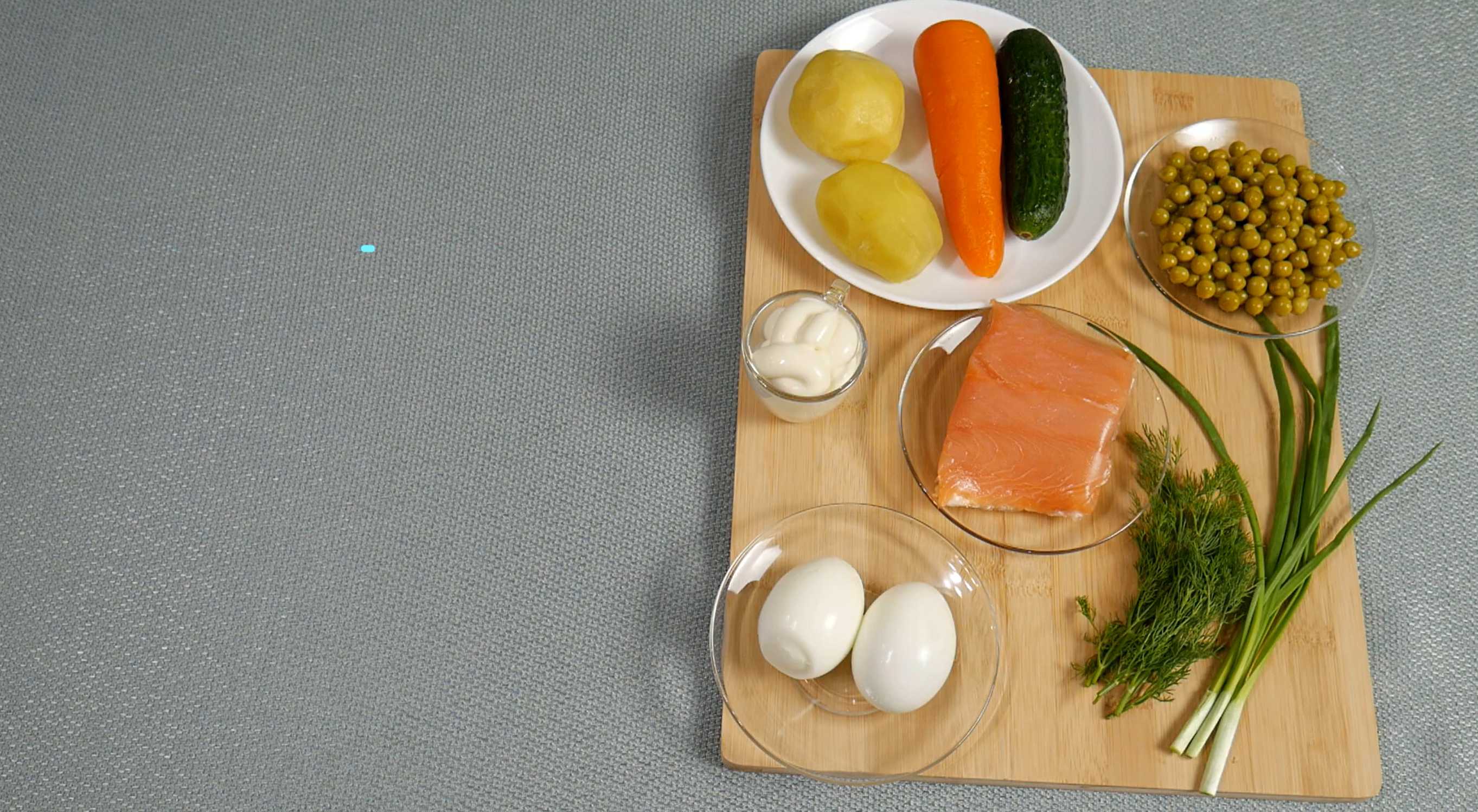 Оливье с рыбой-Шаг 1