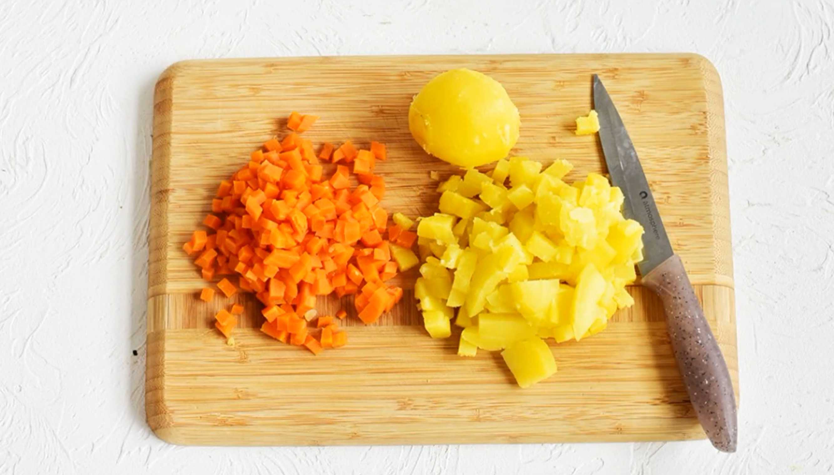 Оливье копченое-Шаг 1