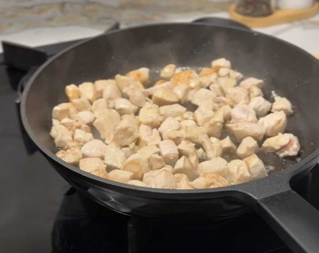 Курица с пастой орзо в сливочном соусе-Шаг 3