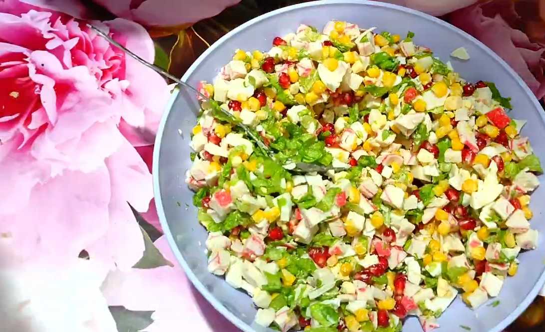 Крабовый салат с гранатом-Шаг 6