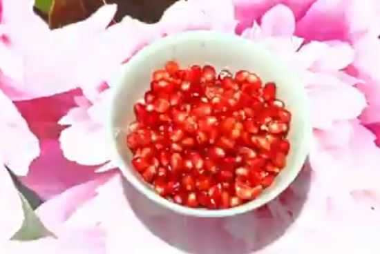 Крабовый салат с гранатом-Шаг 5