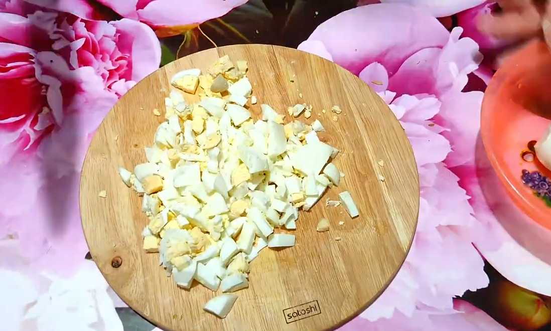 Крабовый салат с гранатом-Шаг 3