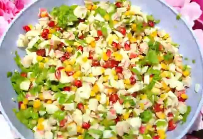 Крабовый салат с гранатом-Шаг 6