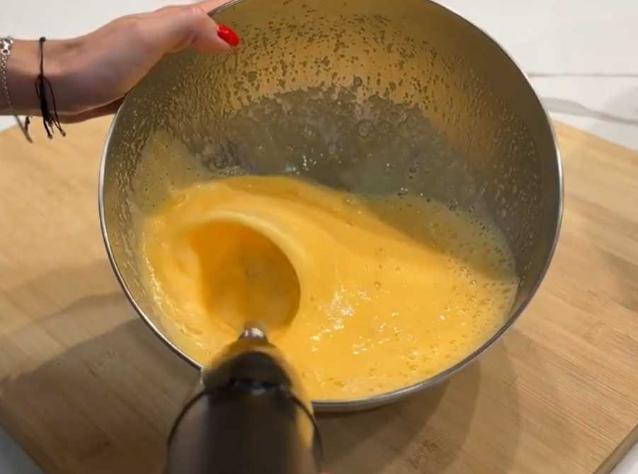 Яблочный пирог с карамелью-Шаг 4