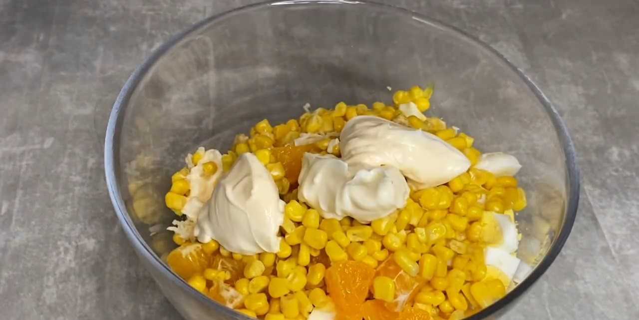 Салат с крабовыми палочками и мандаринами-Шаг 6