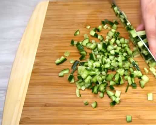 Оливье со свежим огурцом-Шаг 7