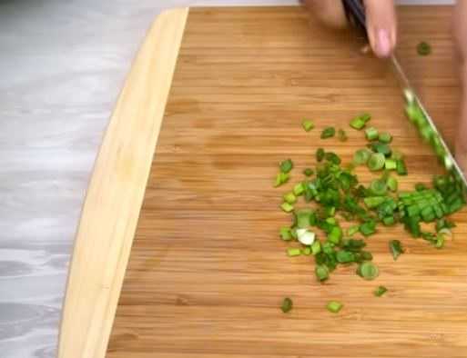 Оливье со свежим огурцом-Шаг 11