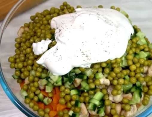 Оливье со свежим огурцом-Шаг 10