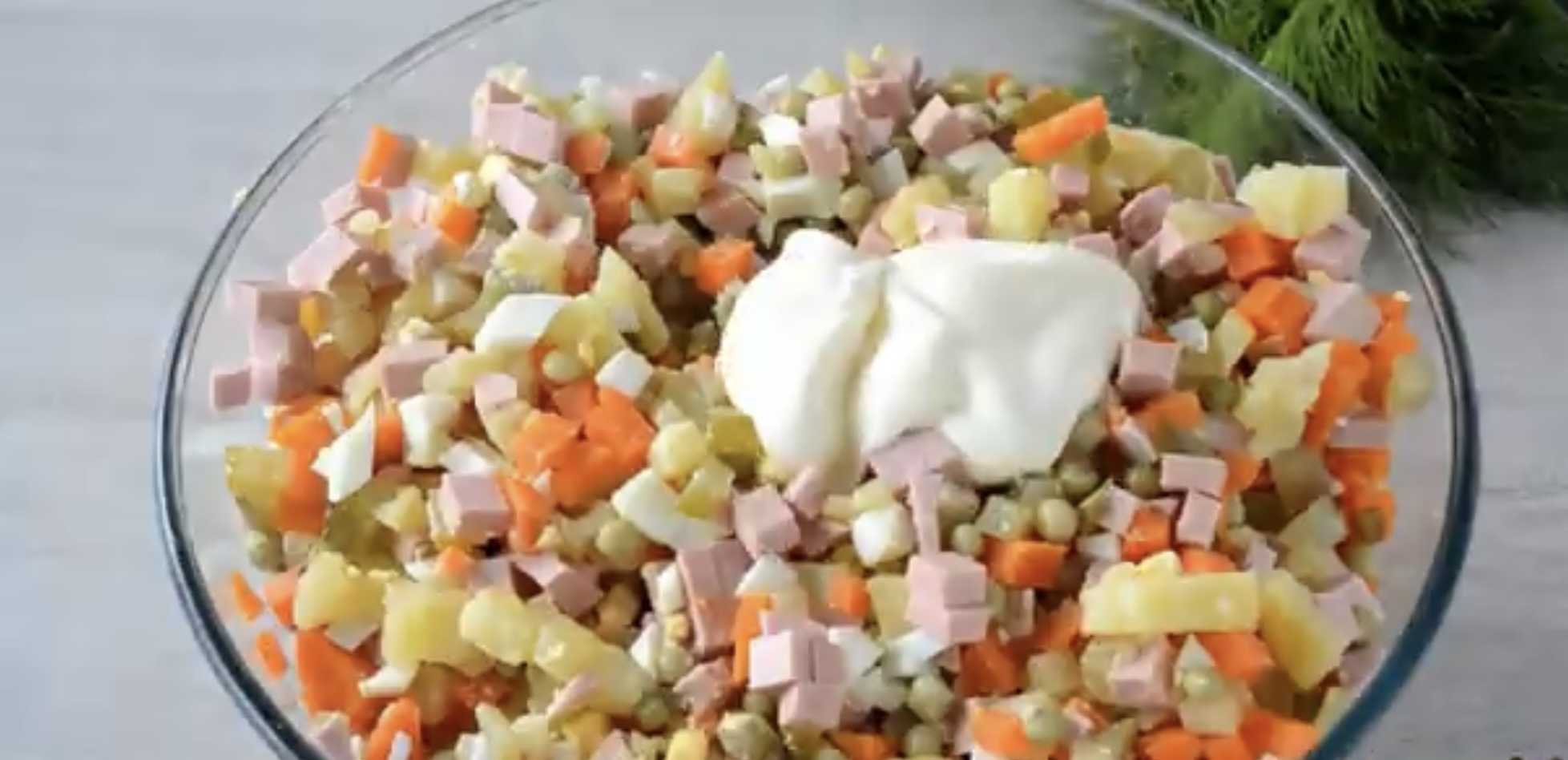 Оливье с солеными огурцами-Шаг 7