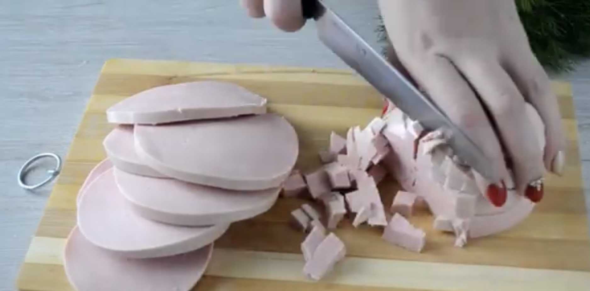 Оливье с солеными огурцами-Шаг 3