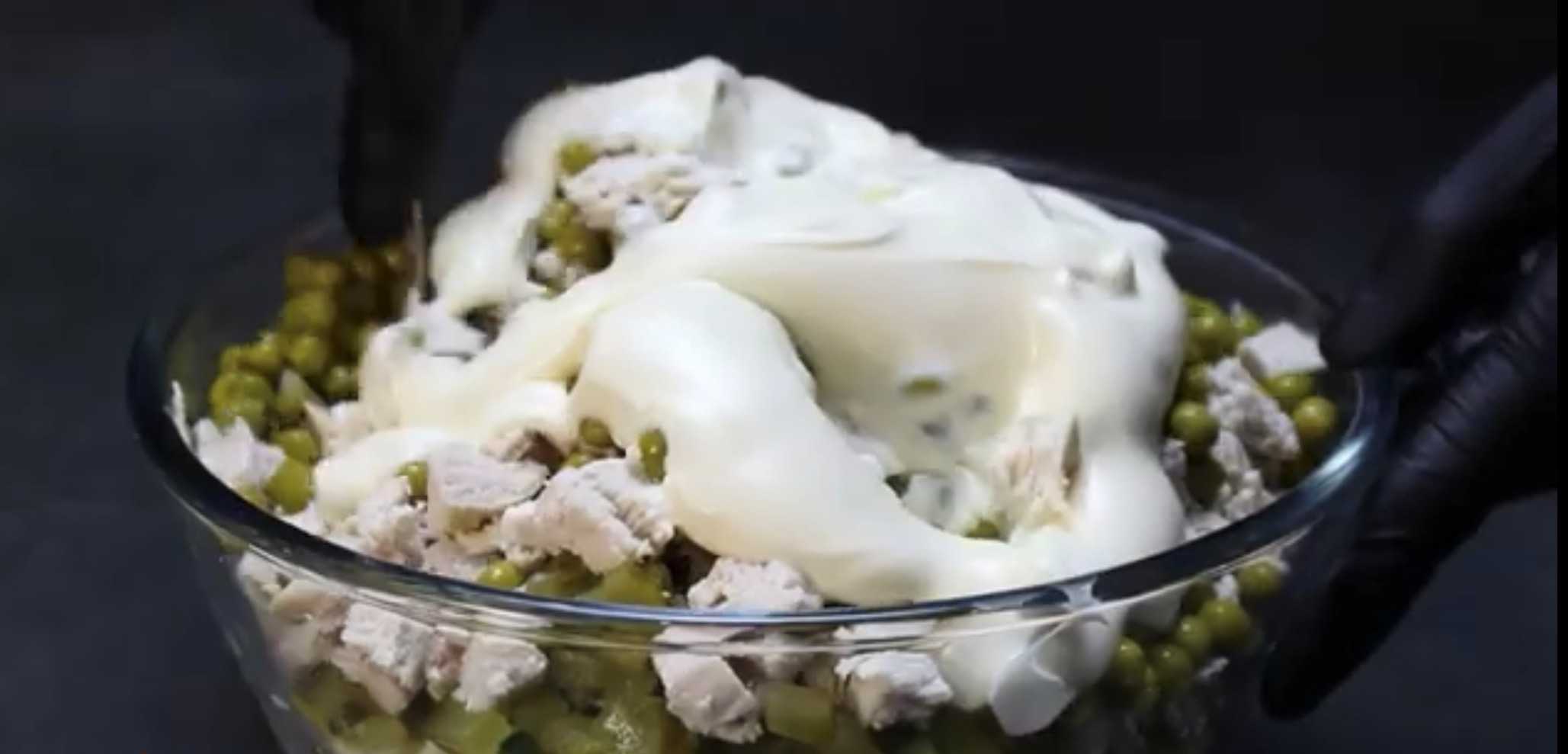 Оливье с курицей-Шаг 7