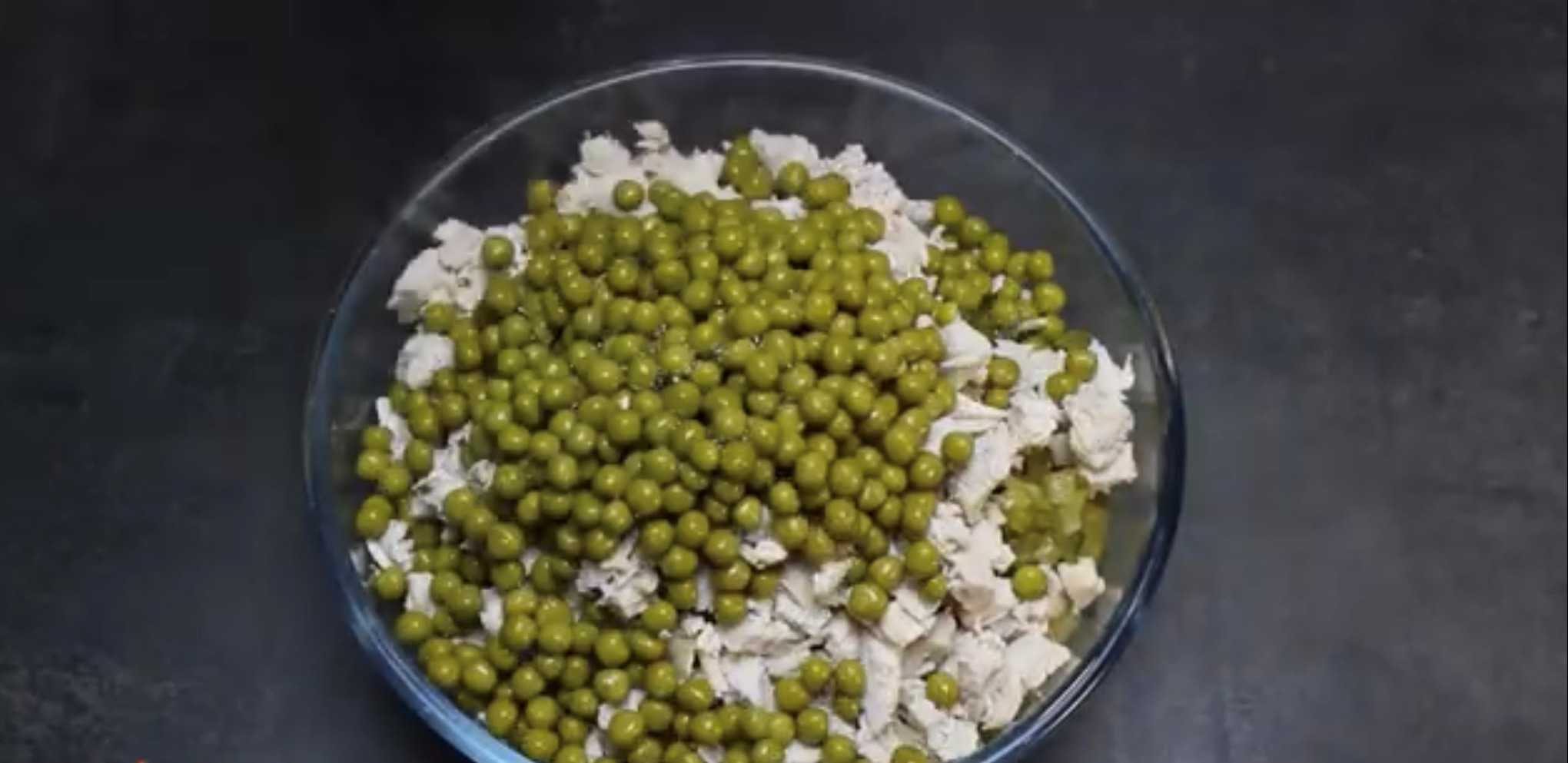 Оливье с курицей-Шаг 6