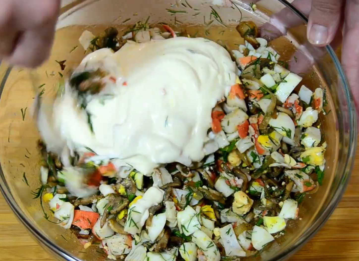 Салат с грибами и крабовыми палочками-Шаг 11