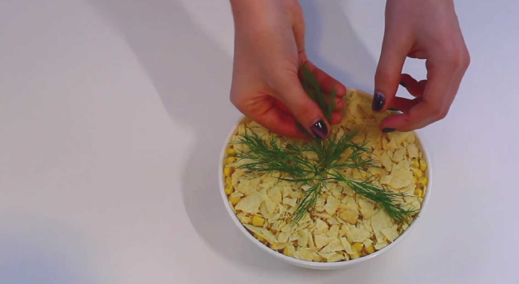 Крабовый салат с айсбергом: хрустящий и легкий рецепт-Шаг 9