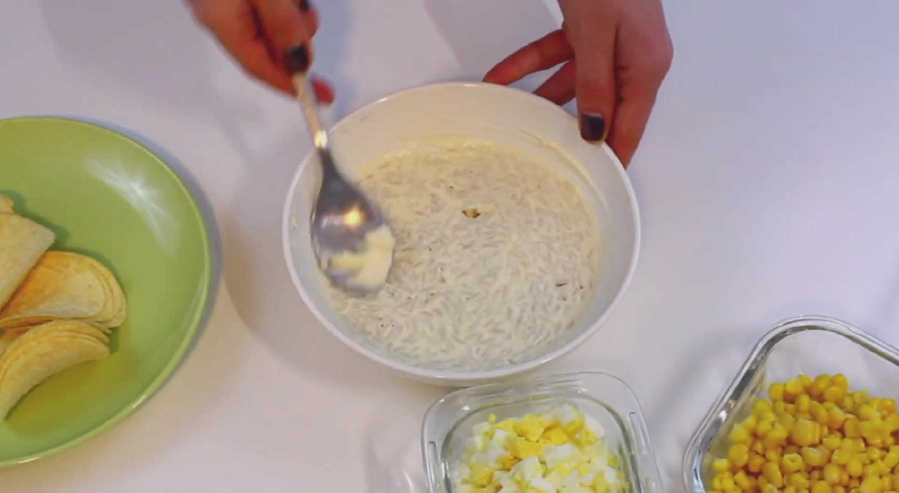 Крабовый салат с айсбергом: хрустящий и легкий рецепт-Шаг 4