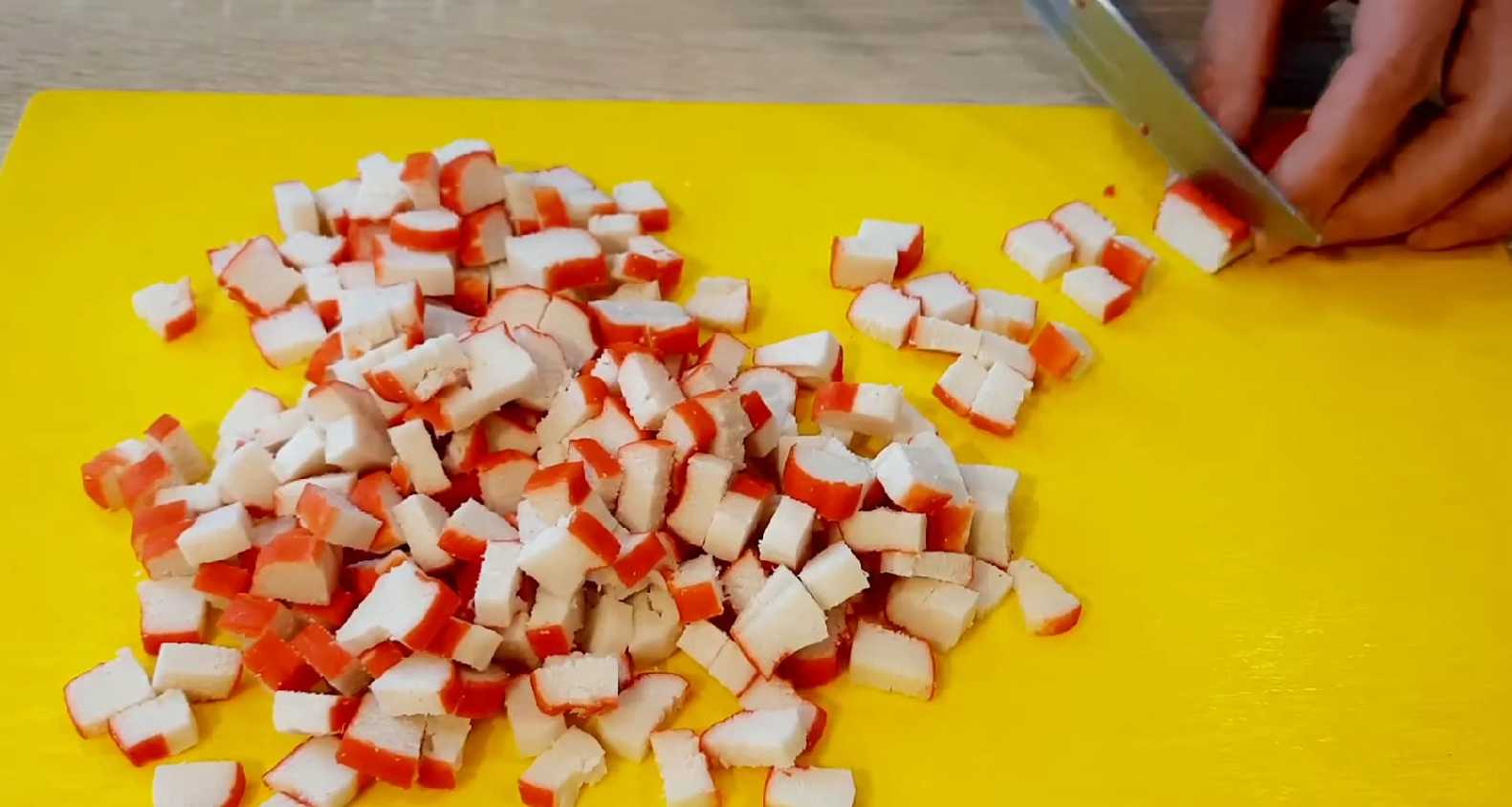 Крабовый салат с апельсином-Шаг 1