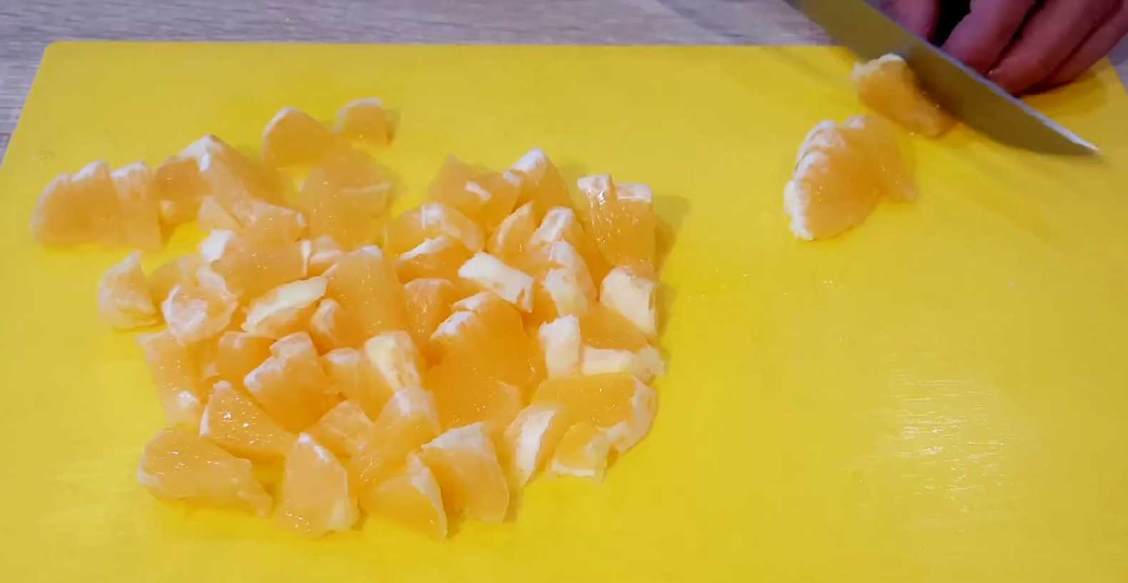 Крабовый салат с апельсином-Шаг 3