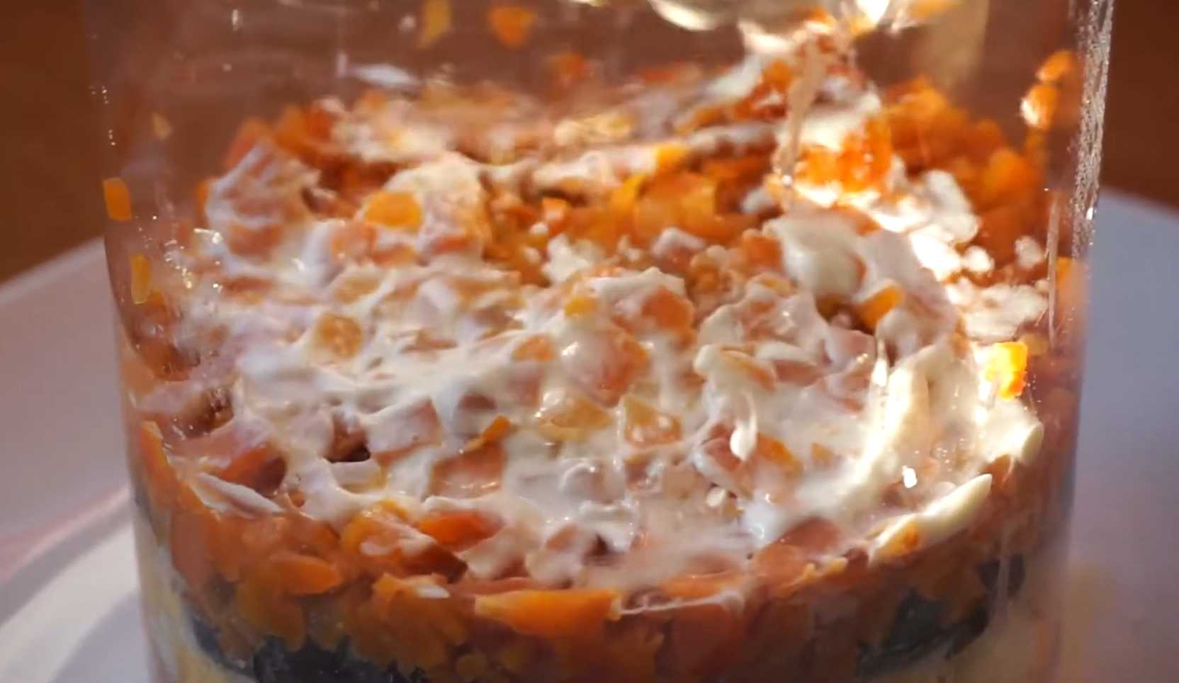 Крабовый салат с рыбой и маслинами-Шаг 6