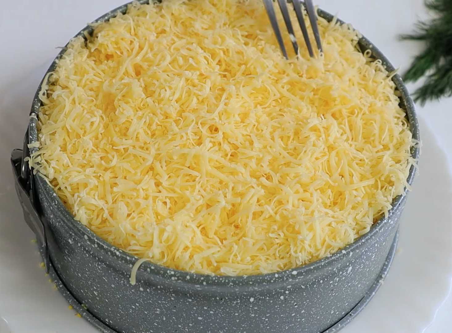 Крабовый салат слоями-Шаг 13