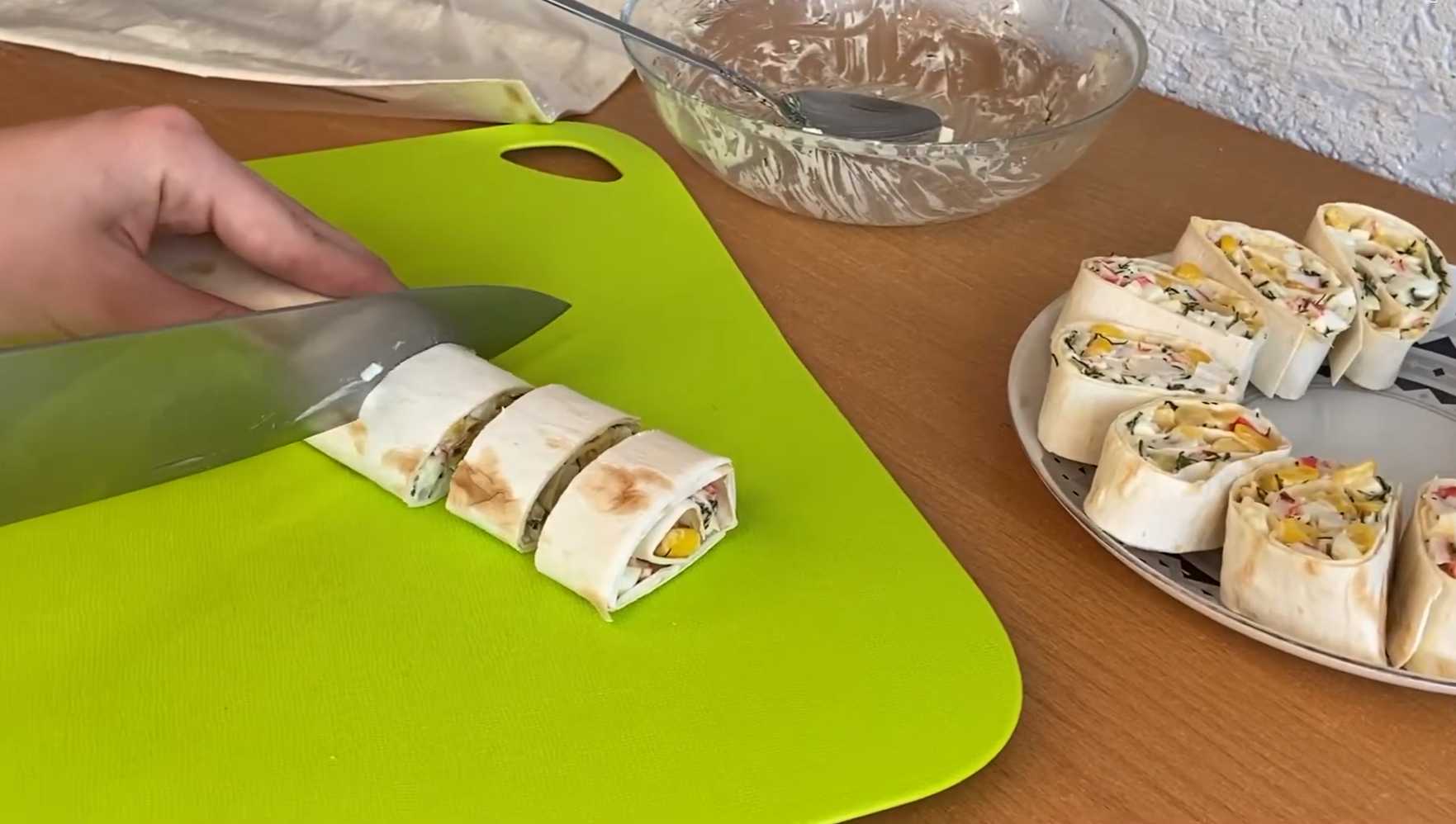 Крабовый салат в лаваше-Шаг 8