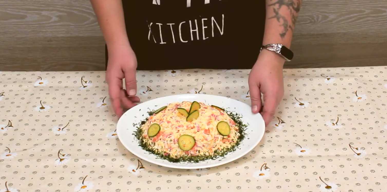 Крабовый салат с сыром-Шаг 7