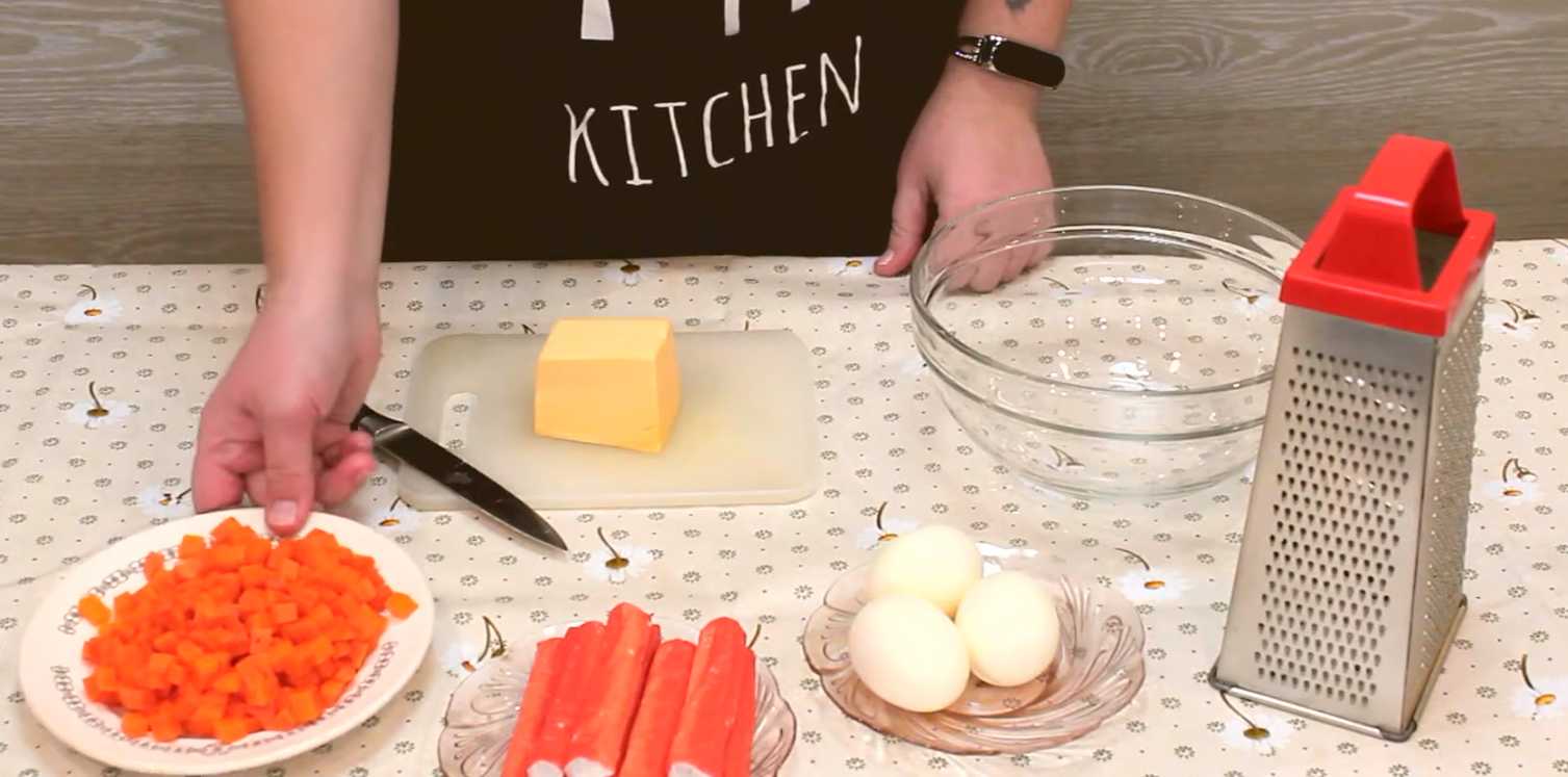 Крабовый салат с сыром-Шаг 1