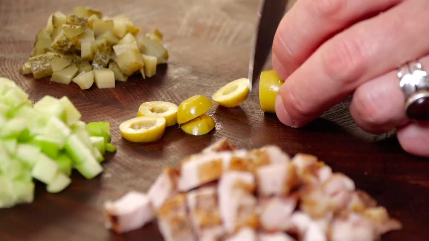 Оригинальный рецепт оливье-Шаг 4