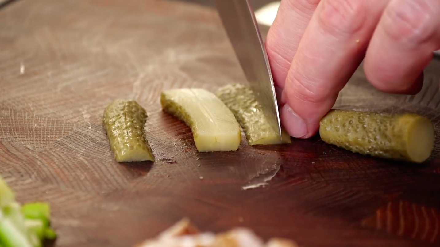 Оригинальный рецепт оливье-Шаг 3