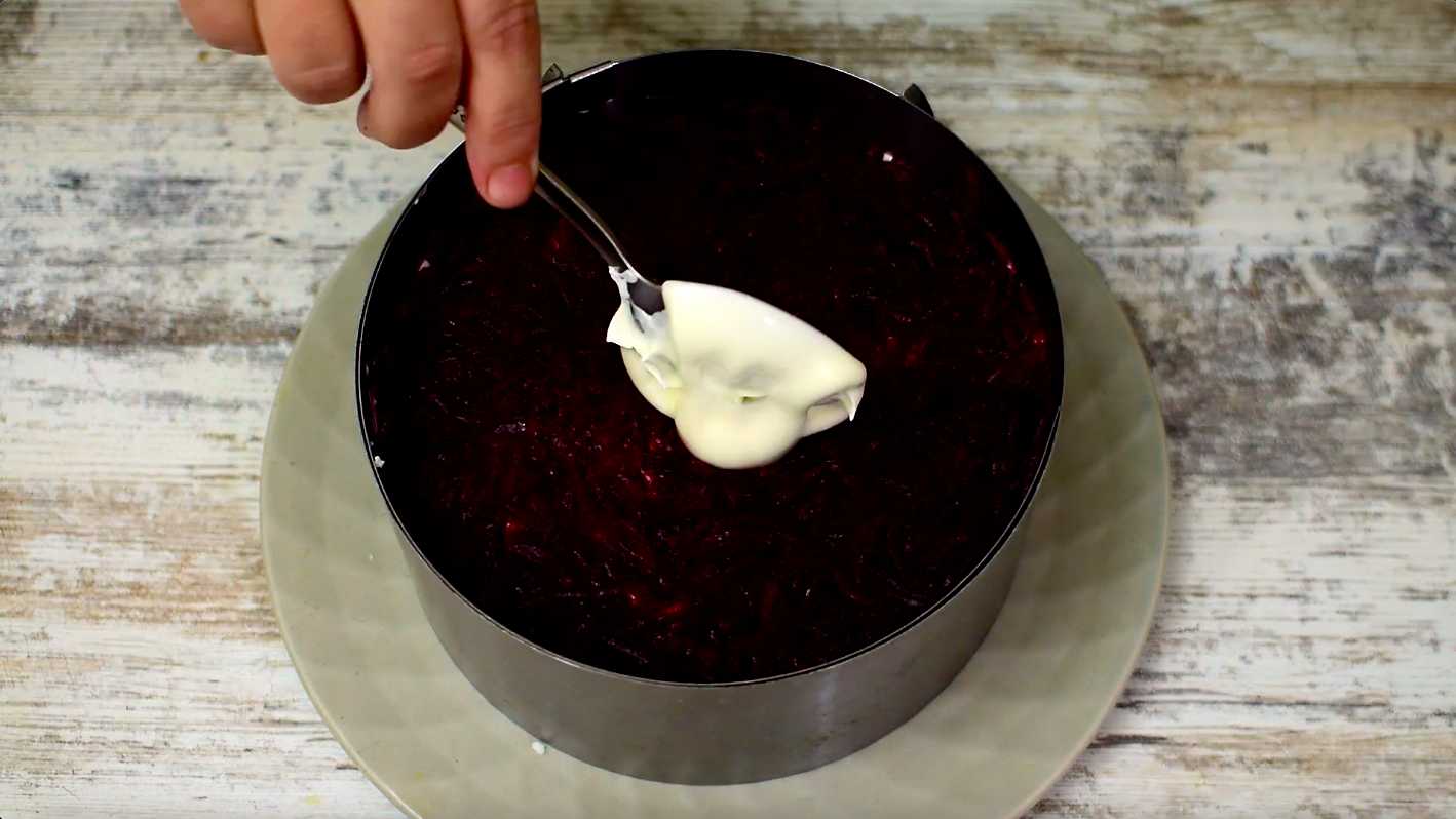 Салат под шубой с крабовыми палочками-Шаг 6