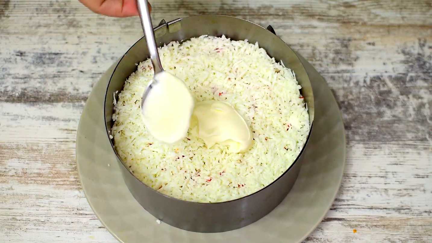 Салат под шубой с крабовыми палочками-Шаг 5