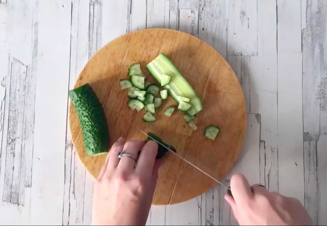 Крабовый салат с икрой-Шаг 3