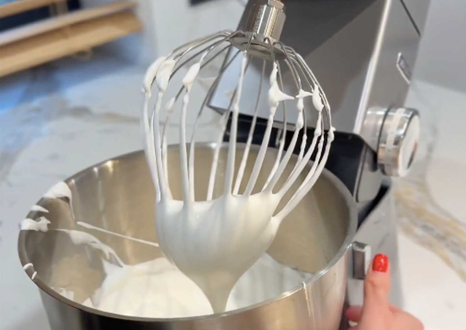 Меренговый рулет с ягодами-Шаг 2