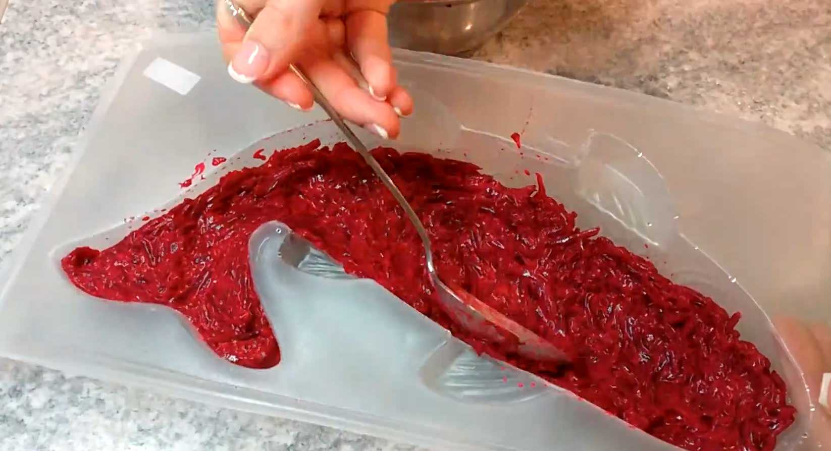 Селедка под шубой в форме рыбы-Шаг 7