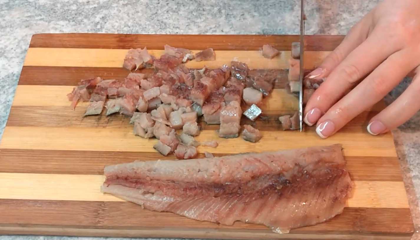 Селедка под шубой в форме рыбы-Шаг 3