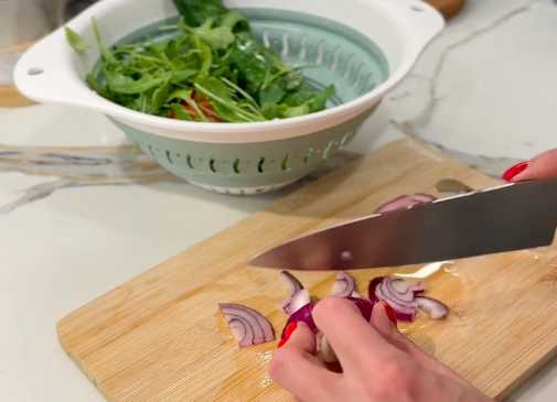 Куриная грудка в аэрогриле с овощным салатом-Шаг 4