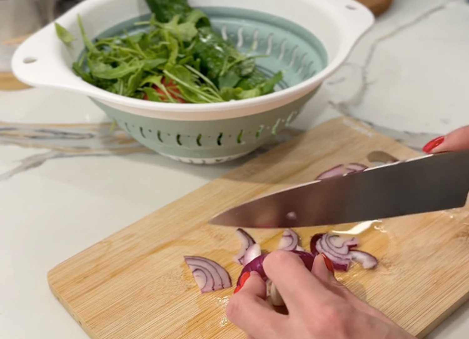 Куриная грудка в аэрогриле с овощным салатом-Шаг 4