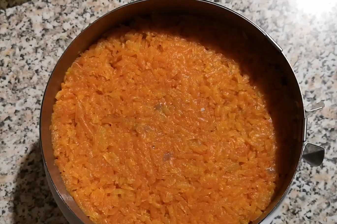 Селедка под лисьей шубой с грибами-Шаг 10